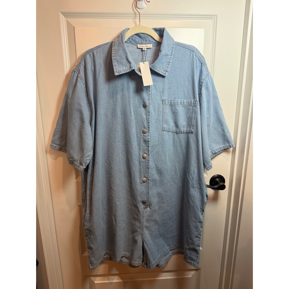 Hunter & Brown Womens XL Light Wash Denim Short Sleeve Snap Front Romper Utility